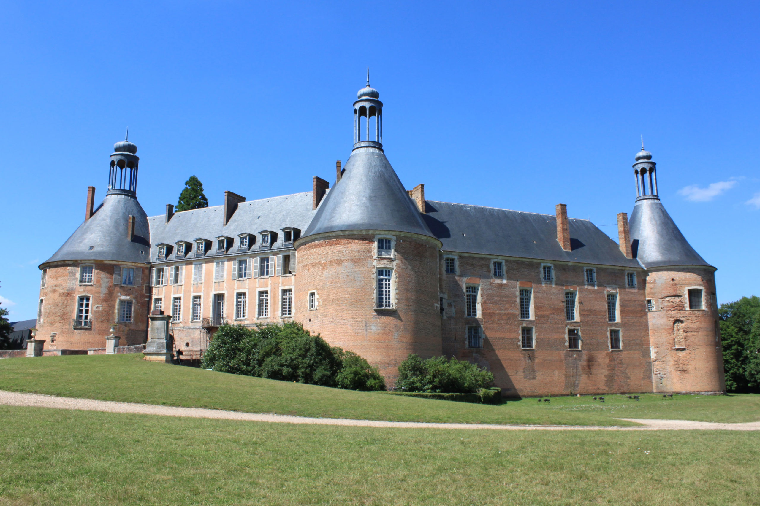 Château de Vaux-le-Vicomte - C'est La Vie Luxury Hotel Barge