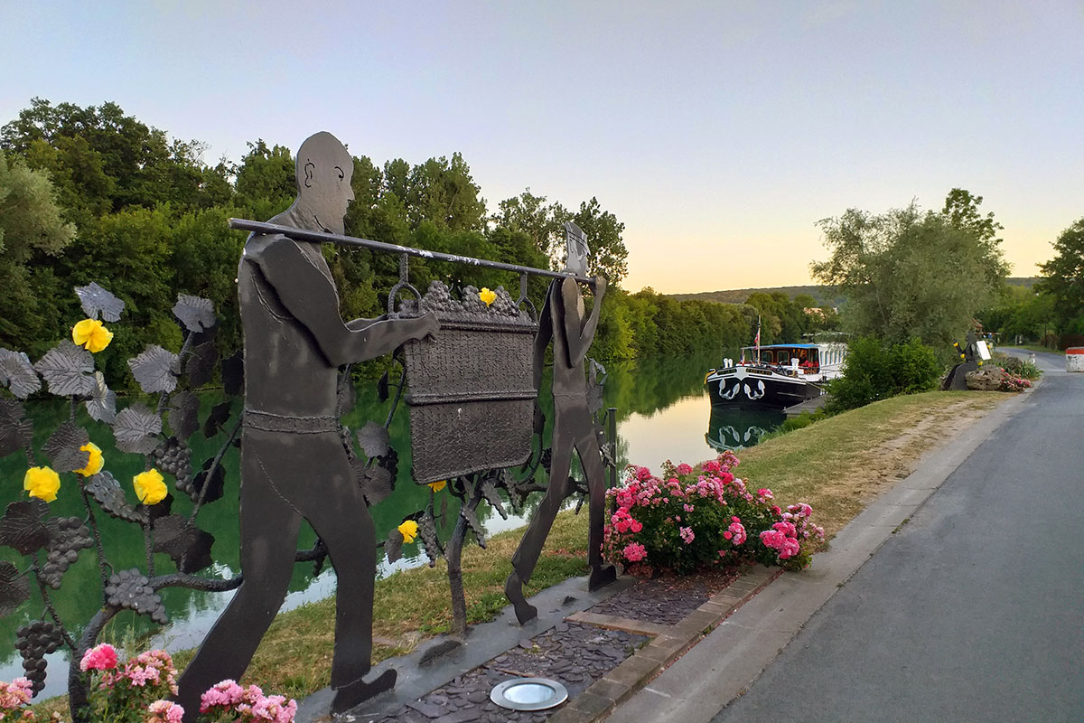 Escape for a Summer Barge Cruise in Champagne