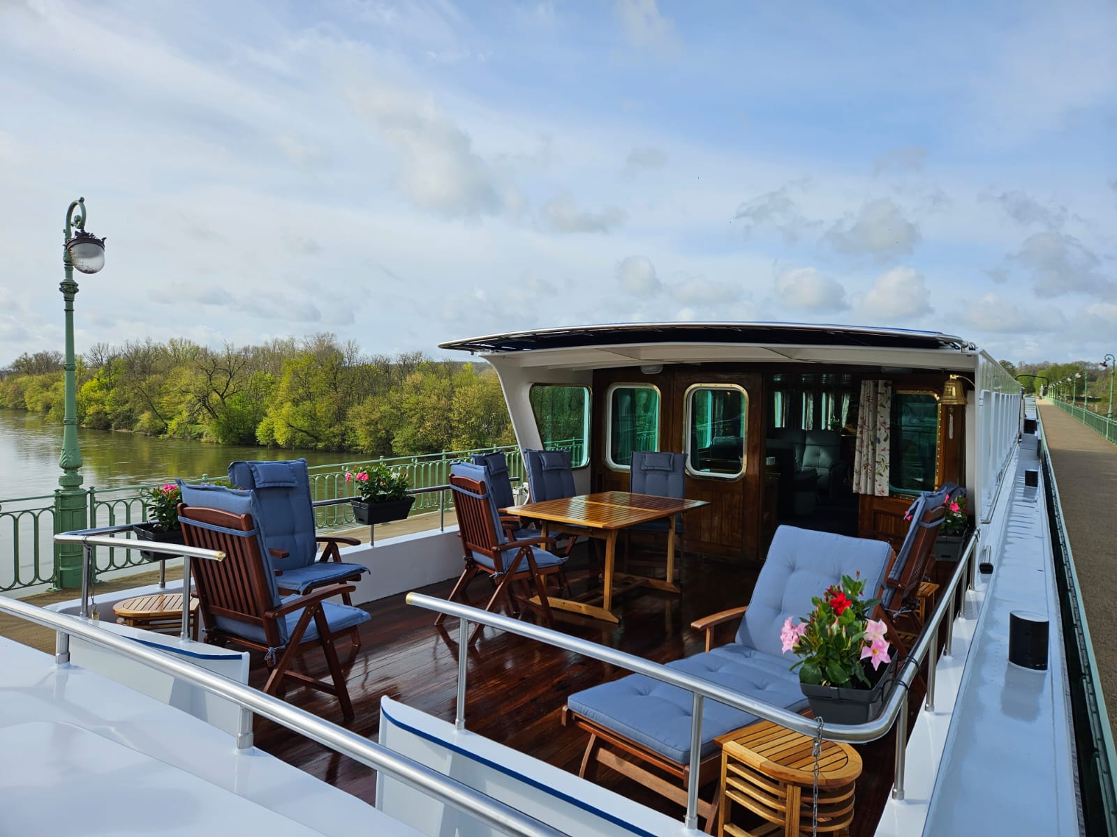 The Briare Aqueduct by Barge Cruise - C'est La Vie Luxury Hotel Barge